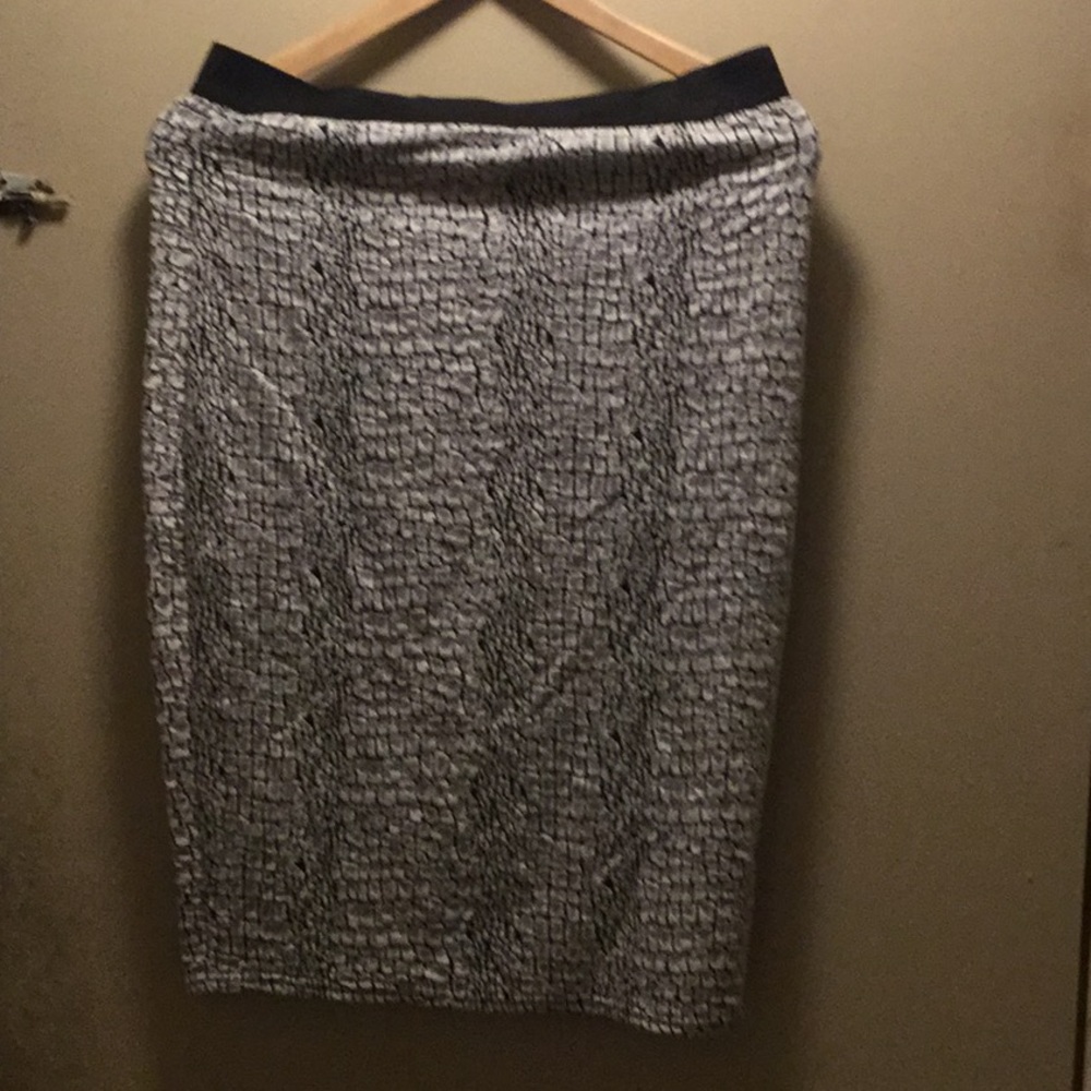 Printed pencil skirt